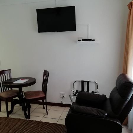 Newton Sands Guesthouse Port Elizabeth Exterior foto